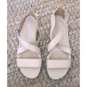 Naturalizer Woman Sashe Comfort Toe Pad Leather Ankle Strap Sandals 9M Nude